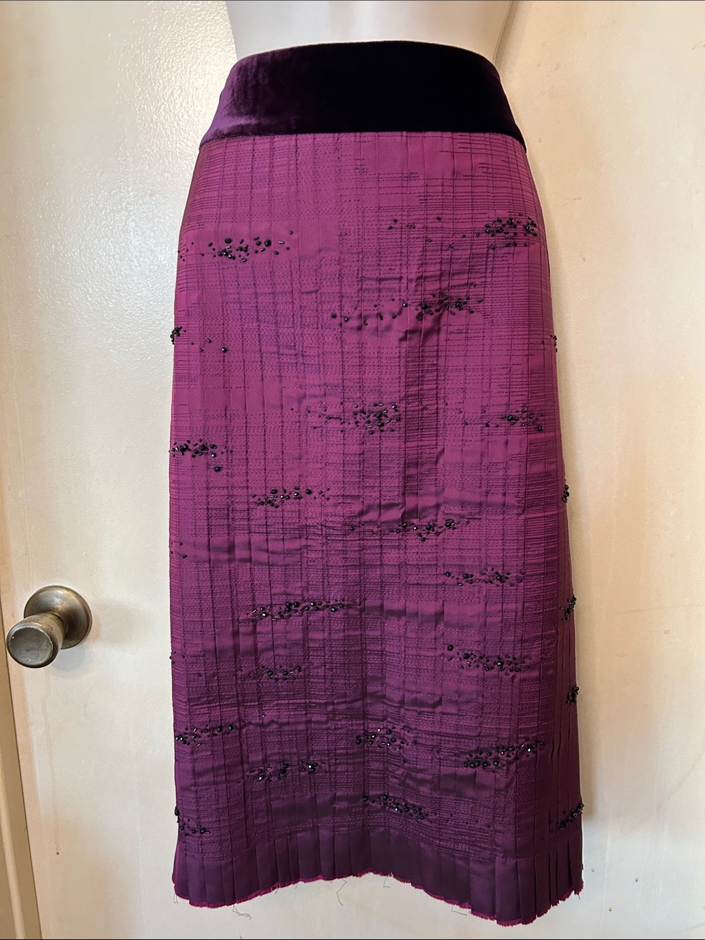 Dana Buchman Silk Plum Midi Skirt with Velvet Waistband and Beading size 4
